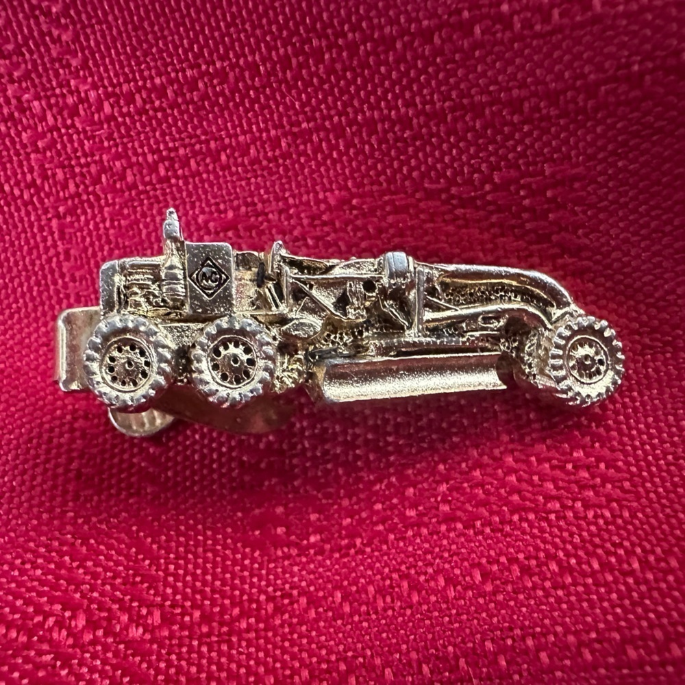 Road Grader Tie Tack Lapel Pin 1976 Collectible